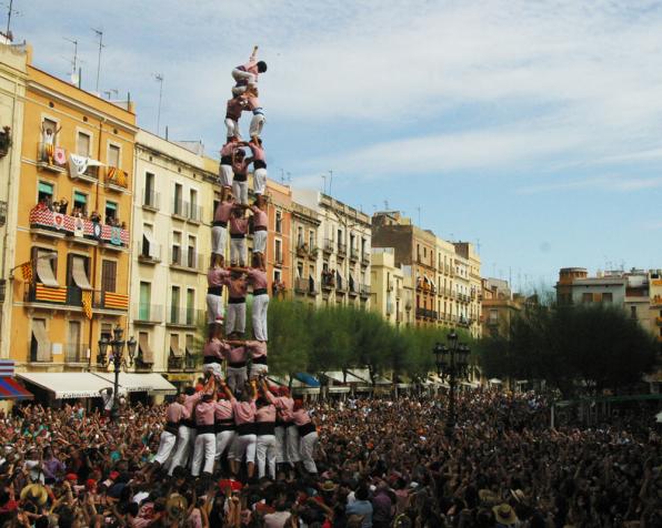 Castells a la Plaça de la Font de Tarragona.