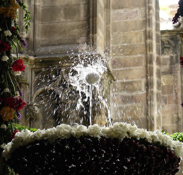 L'ou com balla, una de les tradicions de la festivitat de Corpus. 