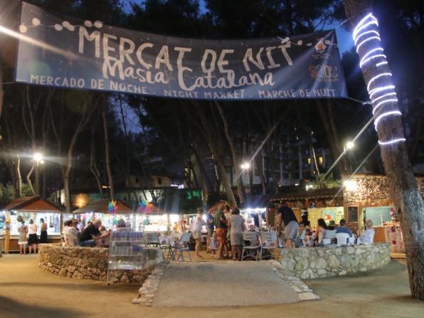 Mercadillo de Artesan&iacute;a en la Masia Catalana
