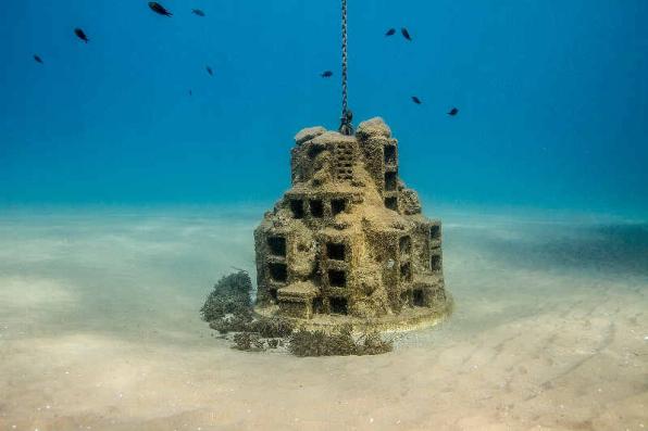  Imatge d'una boia ecològica de les platges de la Costa Daurada