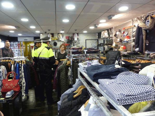 La Policia Local de Salou dóna consells de seguretat als comerciants