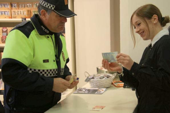 La Policía Local aconsejará a los comerciantes ante robos y estafas.