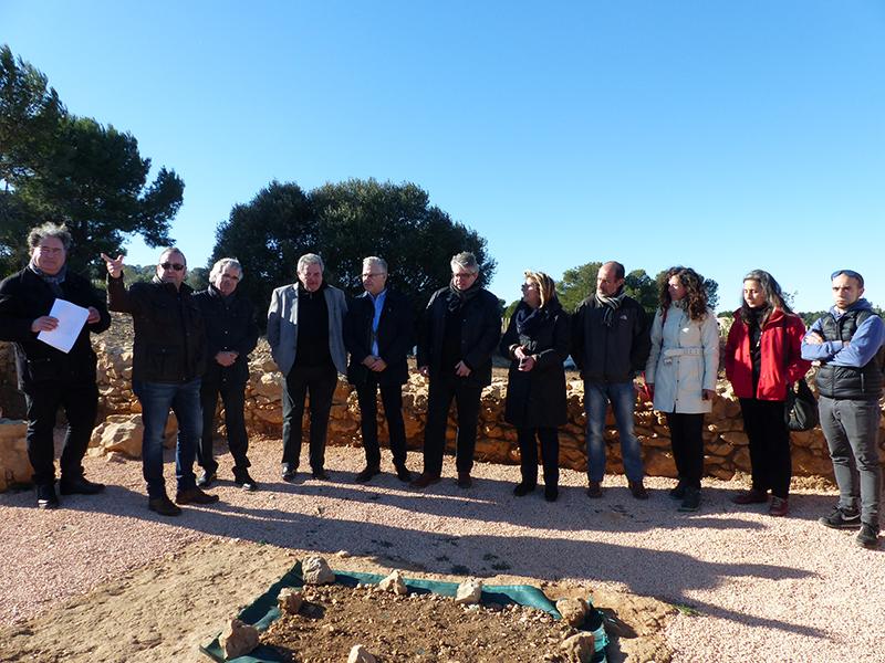 Responsables municipales y expertos visitaron los restos &iacute;beros.
