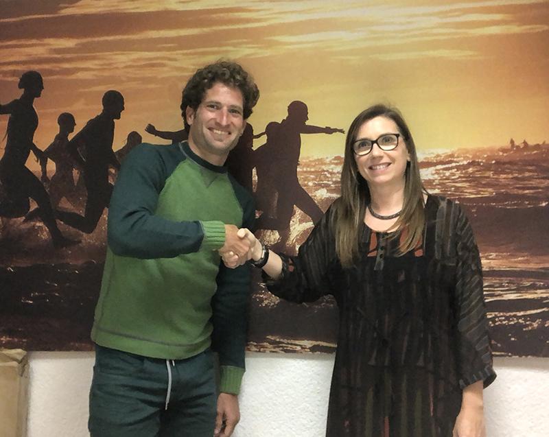 Marcel Zamora y Cristina Tallard&agrave;, tras firmar el acuerdo. 