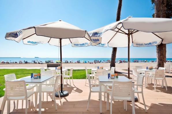 The Best Terramarina hotel is on the beachfront