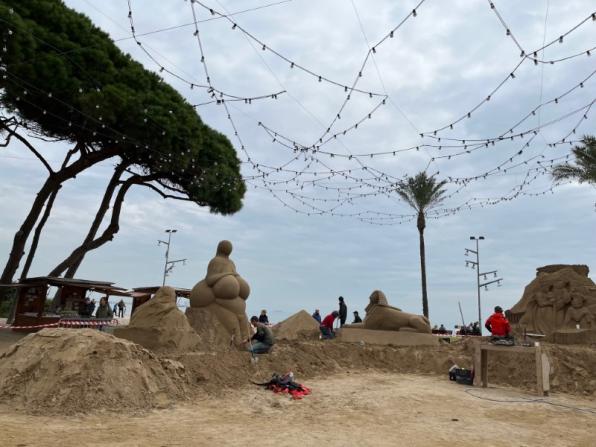 La playa de la Pineda de Vila-seca acoge esta actividad tradicional.