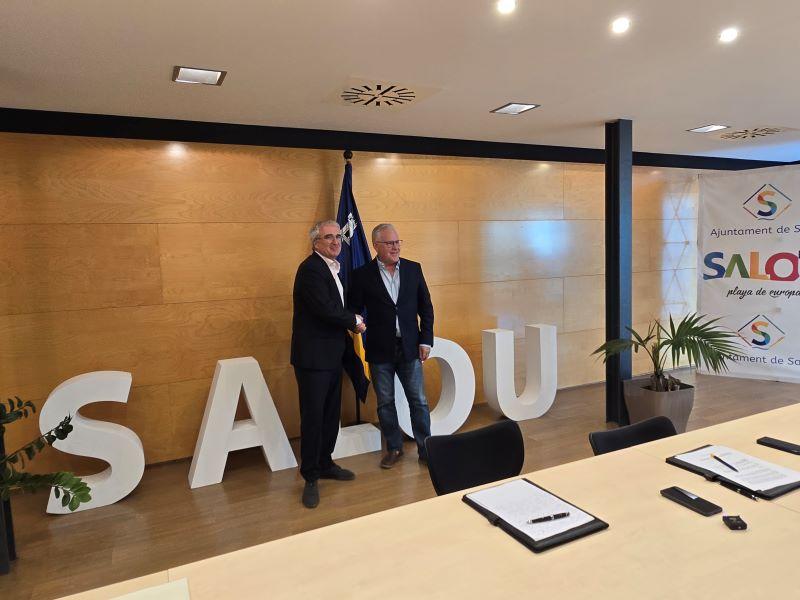 Pere Granados i Marc Montagut despr&eacute;s de signar l'acord
