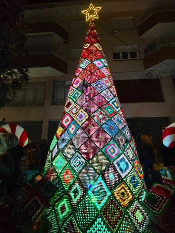 The tallest crochet tree in Catalonia is in Salou