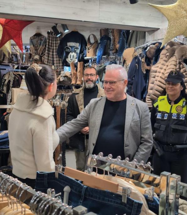 Visita a los comercios en el inicio de la campaña de seguridad