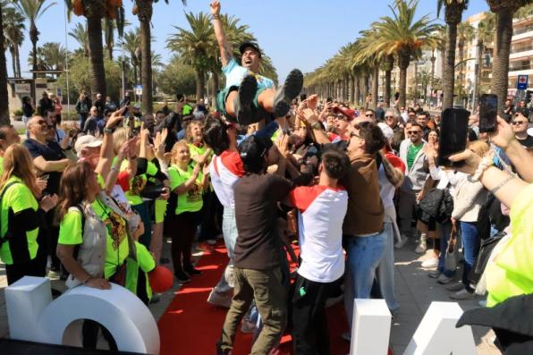 C&aacute;lida bievenida a David Gim&eacute;nez tras culminar su reto personal 