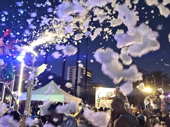 The foam is one of the highlights of Cors Estiu Salou (Summer Parade)