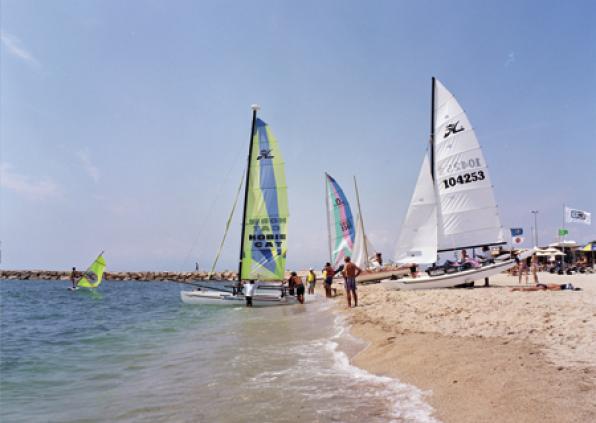 Les platges de Cambrils es posen a punt per la temporada 2010