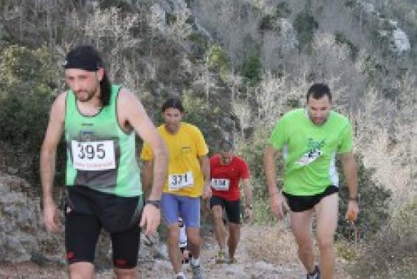 Unas 200 personas participan en la 3 ª &quot;Subida a la Portella&quot; en L'Hospitalet de l'Infant