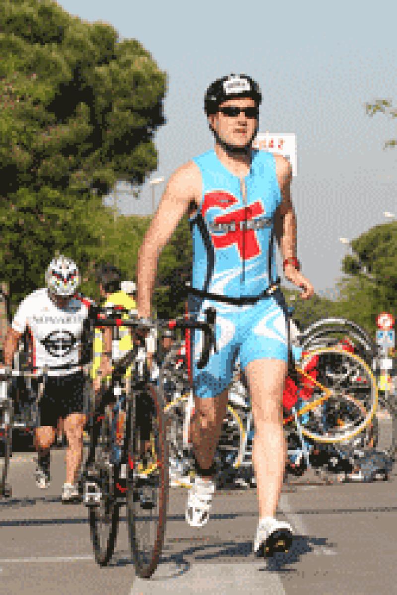 The Man Extreme Salou 226 has 28 triathletes from Gav&agrave; Triathlon Club